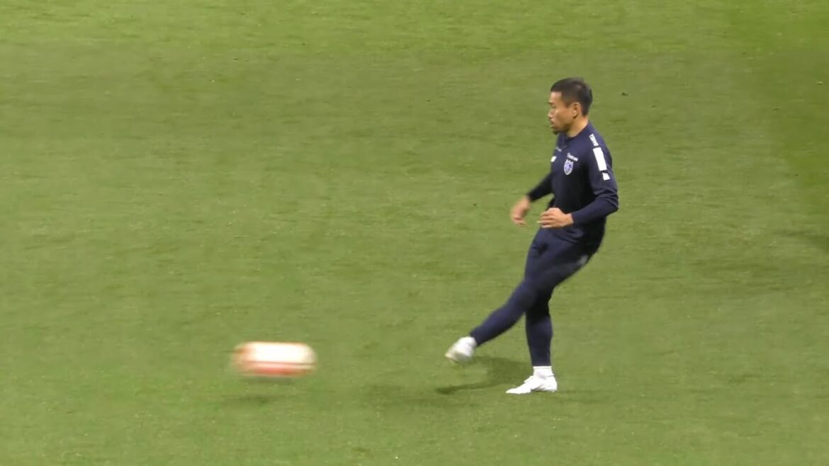 [Left wing back who knows the world]FC Tokyo Yuto Nagatomo's pre-match close-up Yuto Nagatomo / 2023.4.5 Gamba Osaka vs FC Tokyo (Panasta)