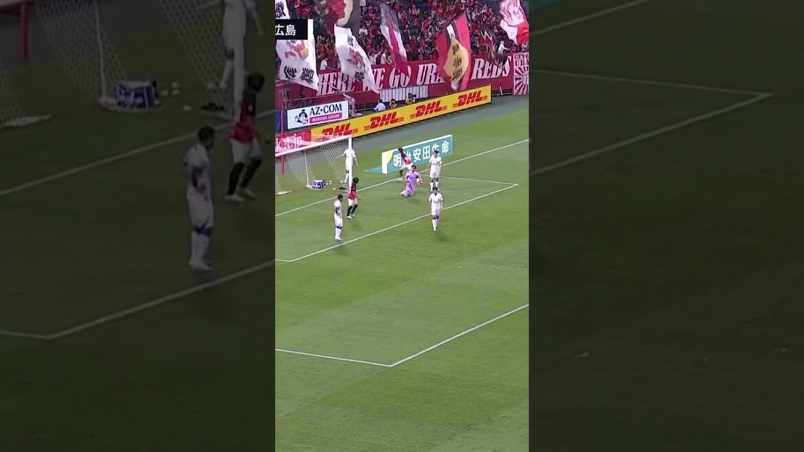 [Shooting is an extension of the pass]Captain Hiroki Sakai raises a valuable equalizing goal to inflame the back of the goal![Goal video]