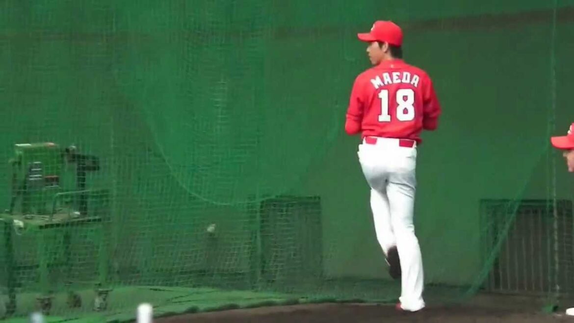 20130202 Carp Kenta Maeda Pitcher Bullpen Nichinan Camp Kenta Maeda