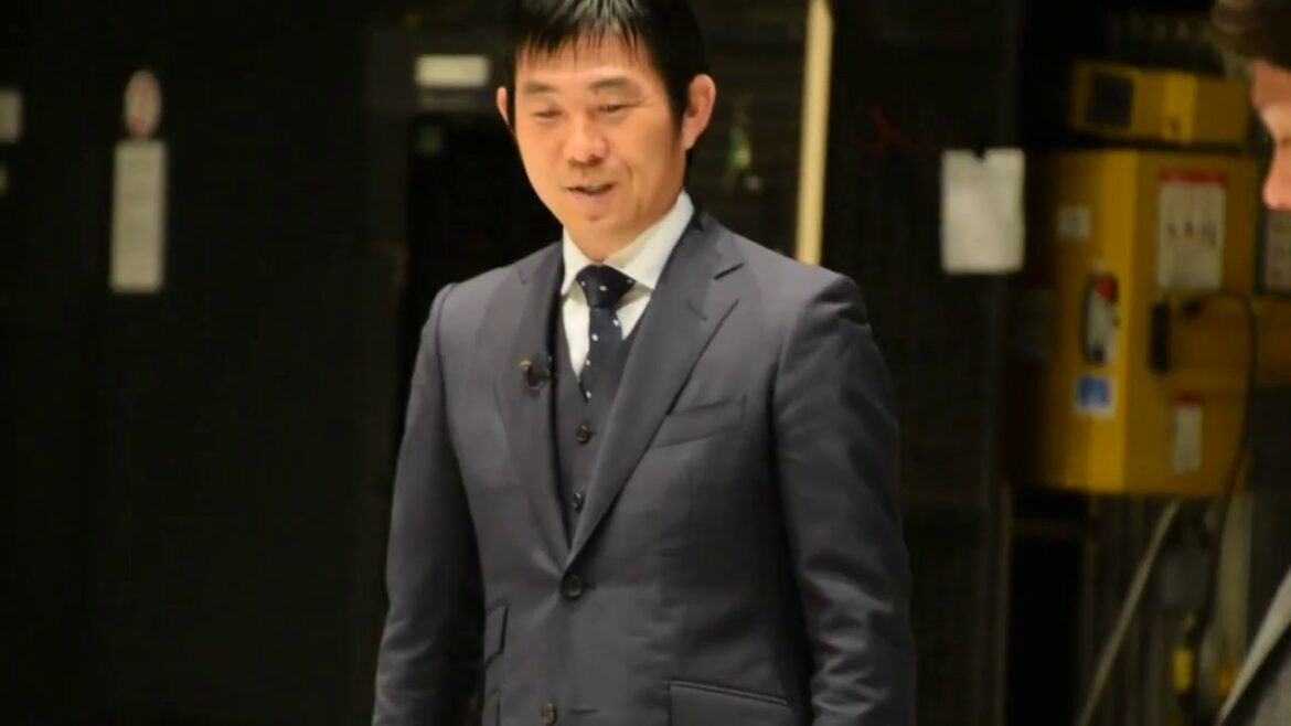 Coach Hajime Moriyasu of the Japanese national team and passing / FOOT x BRAIN