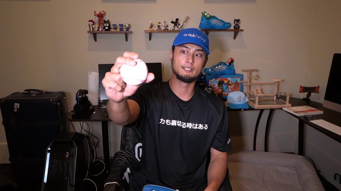 The secret of the breaking ball.  〜Youtube Curve Bible by Yu Darvish〜