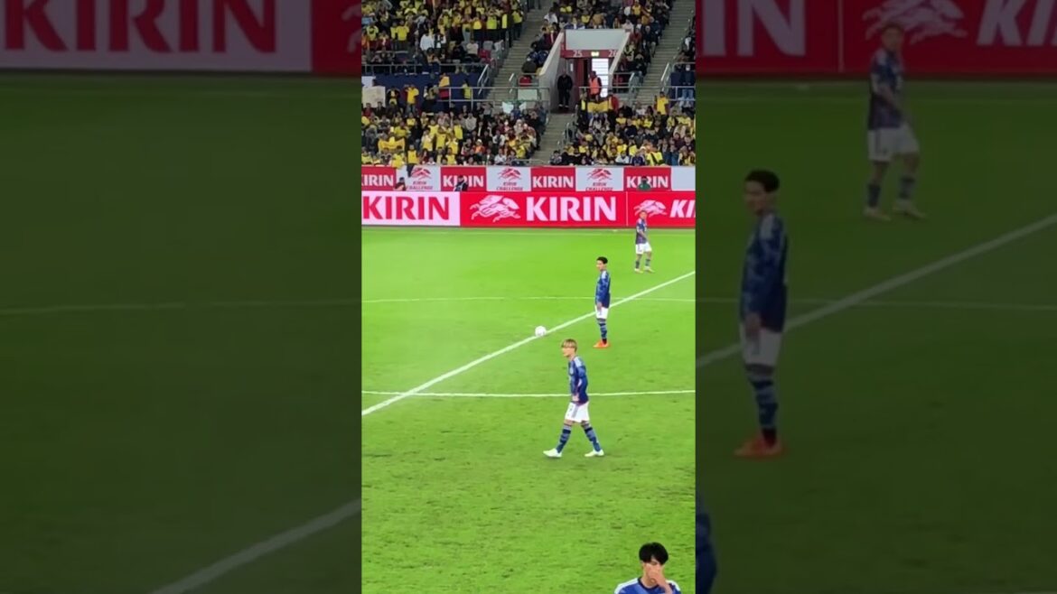 Takumi Minamino is amazed at the sprinkler explosion