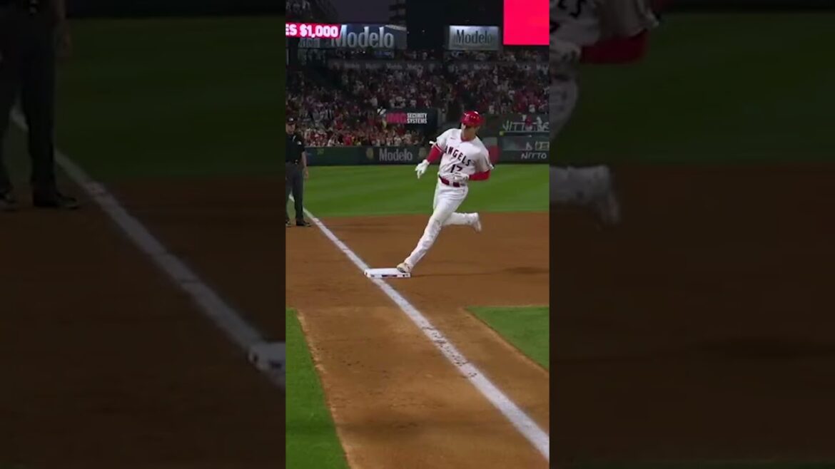 Shohei Ohtani obliterates his 30th home run of the season! 😳