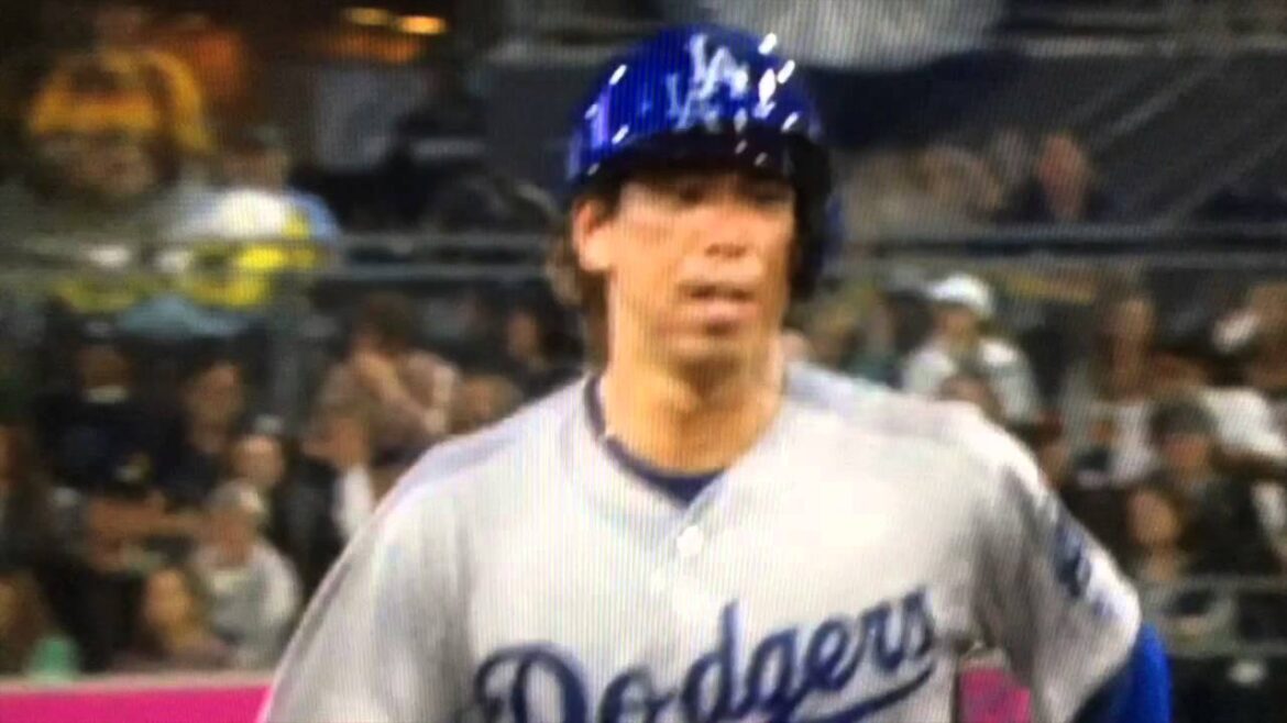 Kent Maeda's first hit in the league was red 2016.04.07 (Dodges vs. Padres)