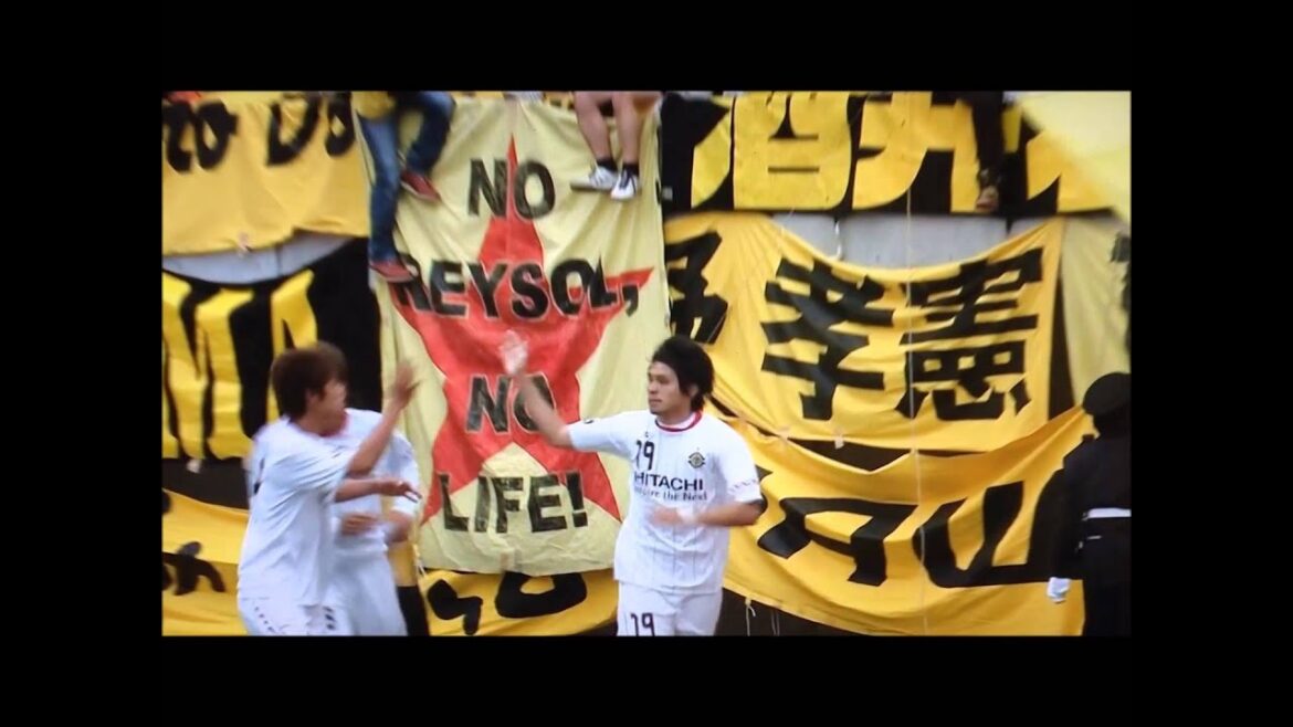 Girl C Hiroki Sakai + Masato Kudo (Kashiwa Reysol)