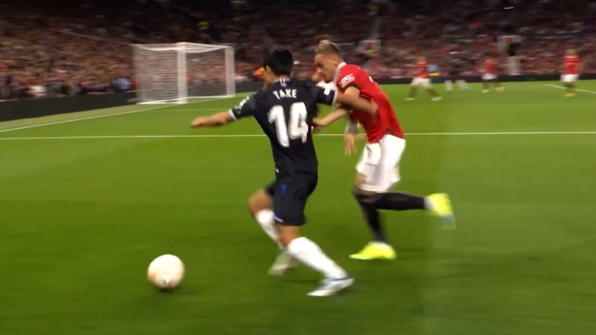 This is what happens when Takefusa Kubo gets serious against Manchester United