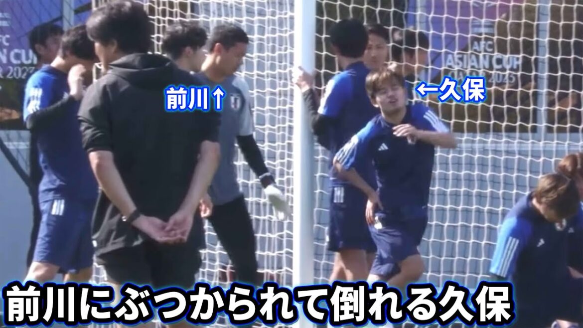 Takefusa Kubo collapses after being hit by Mayuya Maekawa