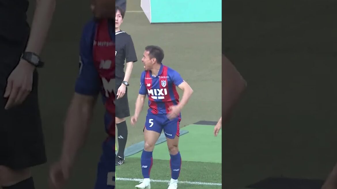 [Hot guy Yuto Nagatomo]Inciting fans and supporters!!! FC Tokyo #shorts