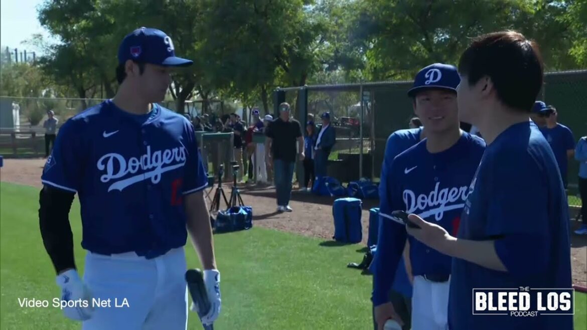 Dodgers Shohei Ohtani taking batting practice, Happy at camp and signing autographs FULL VIDEO Dodgers Shohei Ohtani taking batting practice, Happy at camp and signing autographs FULL VIDEO