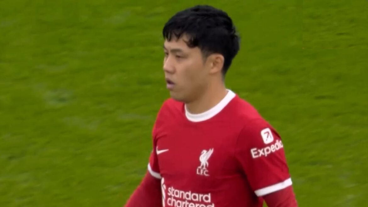 This is what happens when Wataru Endo gets serious against Manchester City