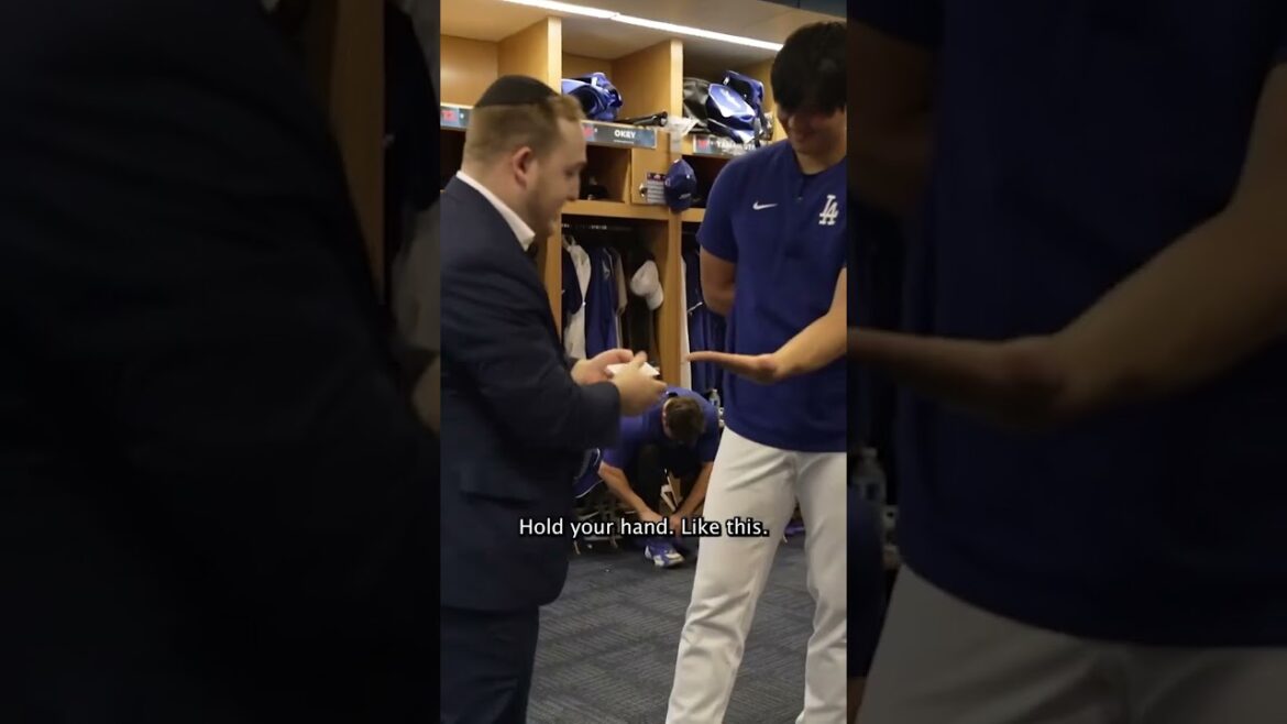 Shohei Ohtani amazes us.What amazes Shohei? Magic!  🪄 🎥: Shlomo Levinger