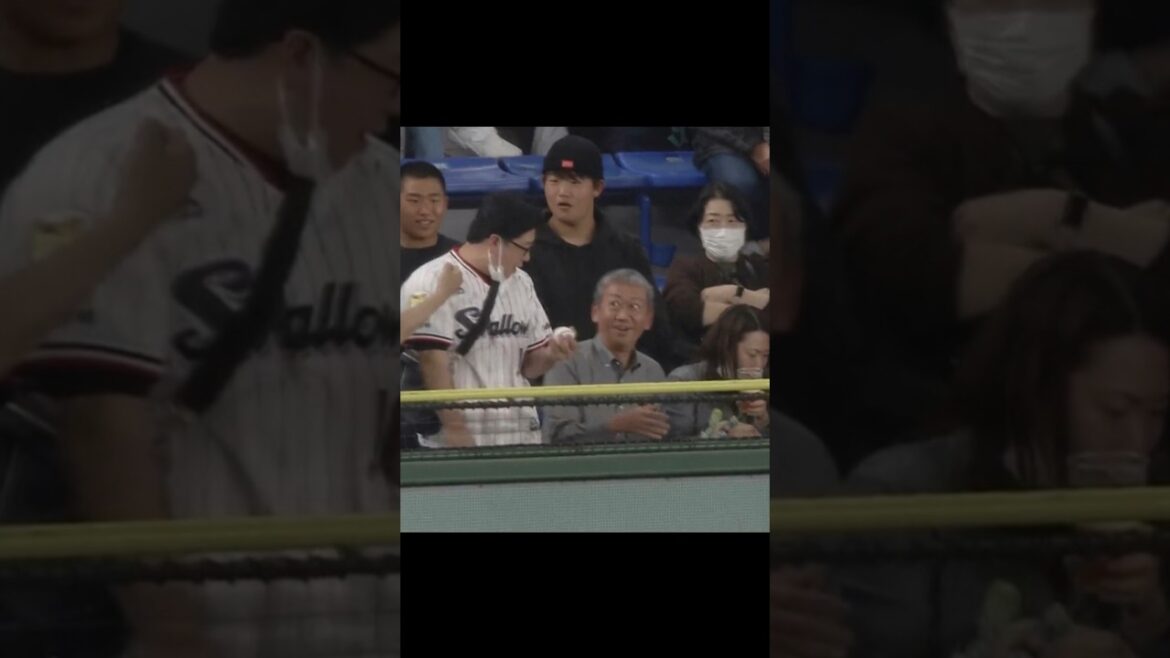 [Big flame]Home run ball theft incident