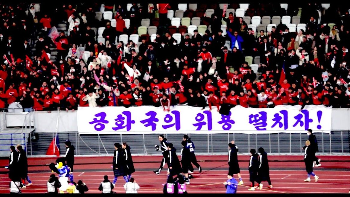 Japanese representative also greets North Korean supporters! Post-match interviews with Tanaka, Endo, and Maeda ~ The players go around the pitch!North Korean supporters are also gently waving to the Japanese players. Japanese representative also greets North Korean supporters! Post-match interviews with Tanaka, Endo, and Maeda ~ The players go around the pitch!North Korean supporters are also gently waving to the Japanese players.