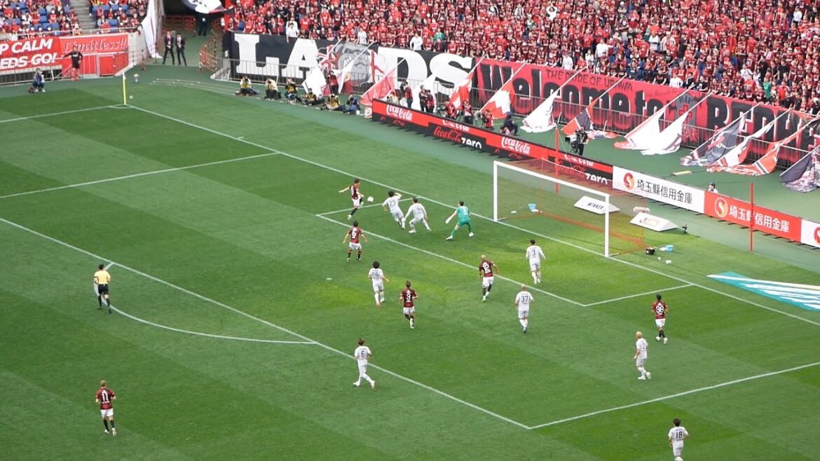 [vs Avispa Fukuoka]Ryoma Watanabe scores from Hiroki Sakai's cross to tie the score 2024.3.30