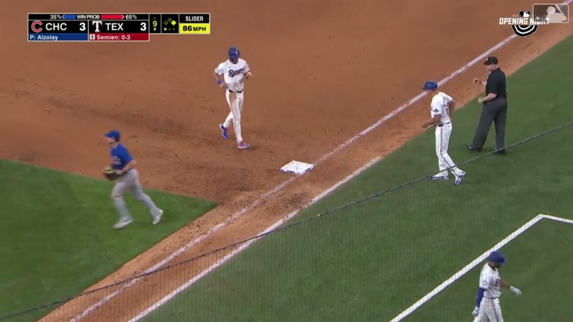 Seiya Suzuki Turns Double Play to End the 9th