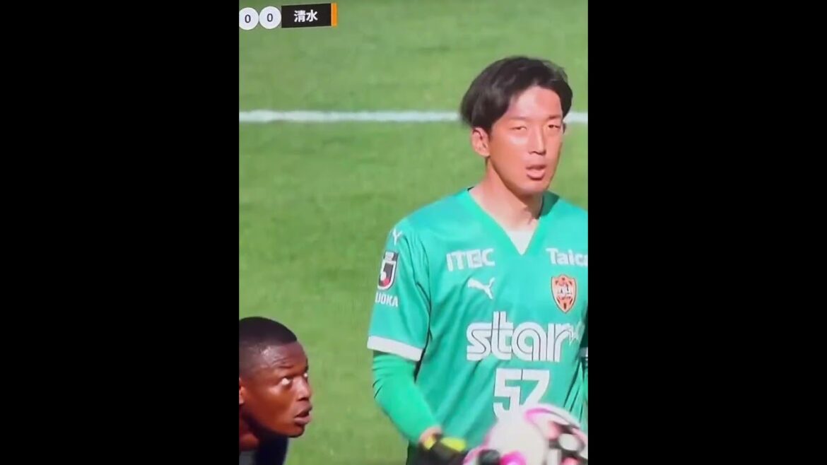 Mr. Gonda who finds the ninja #Shimizu S-Pulse #Ventforet Kofu #Shuichi Gonda #Fabian Gonzalez