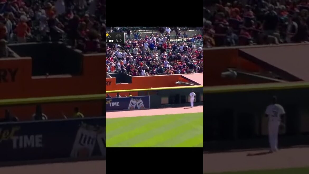 Brent Rooker gave a good Welcome to Kenta Maeda.  #mlb #baseballplayer #shorts