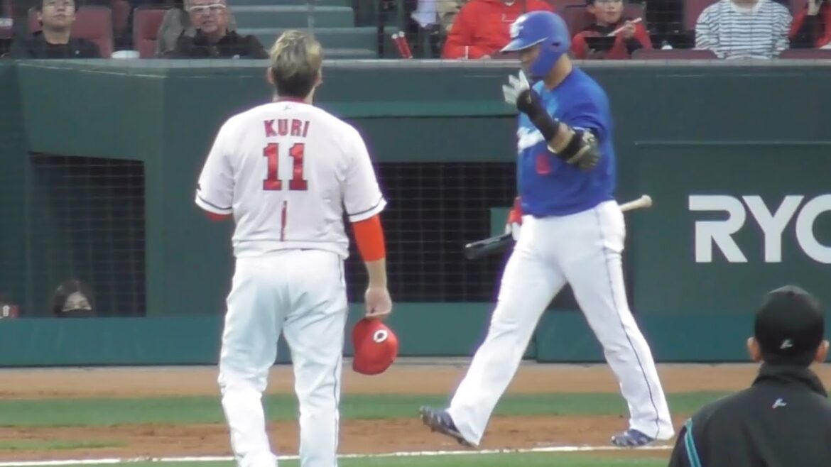 Sho Nakata is hit by a pitch, and Aren Kuri immediately takes off his hat, but Sho Nakata responds that it’s okay! April 5, 2024 Sho Nakata is hit by a pitch, and Aren Kuri immediately takes off his hat, but Sho Nakata responds that it's okay! April 5, 2024
