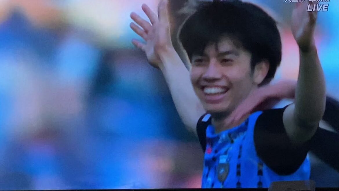 Kawasaki Frontale Ao Tanaka's free kick