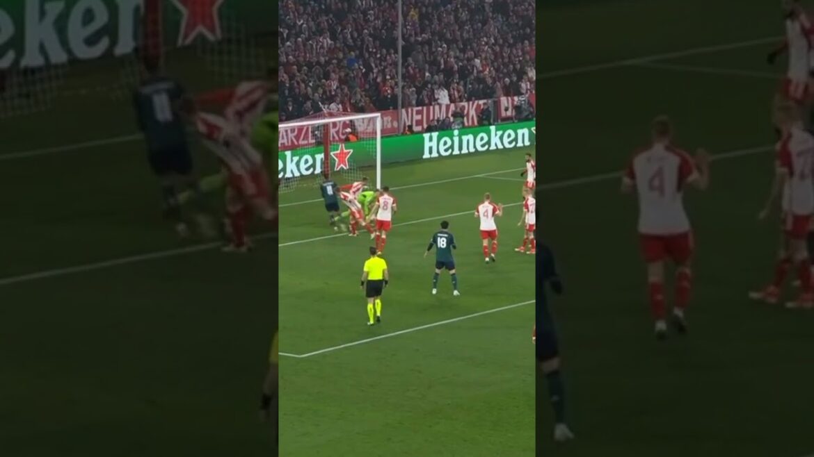 [April 18th]Takehiro Tomiyasu makes his presence known with his solid defense! Completely seal Sane!