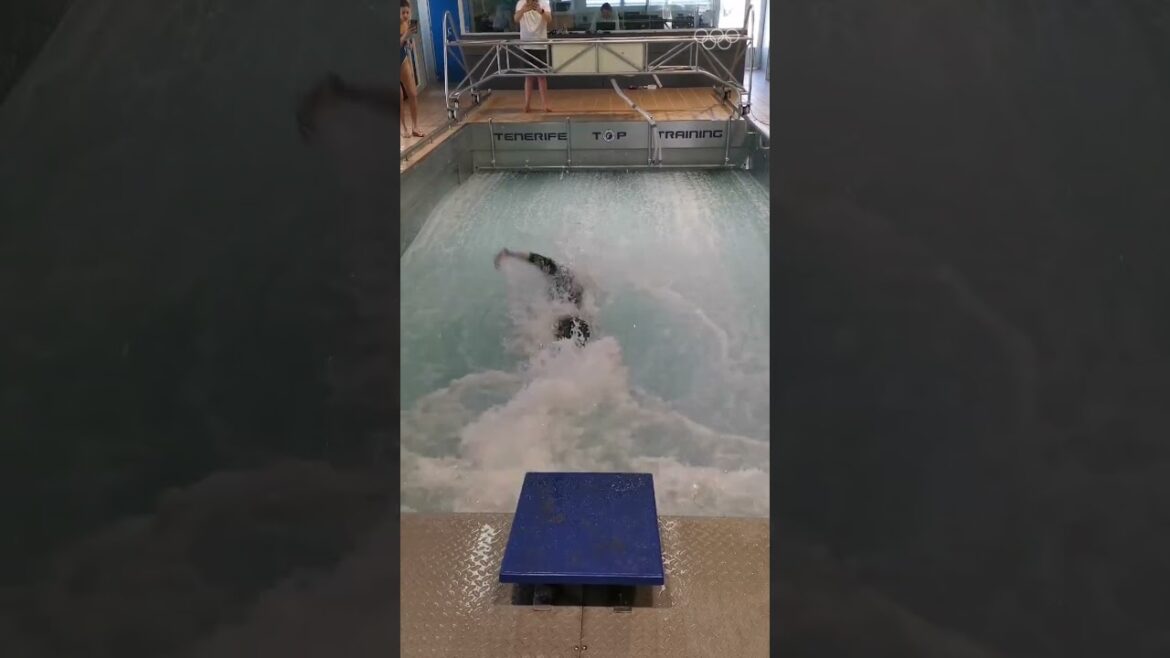 Olympic Medallist vs. Infinity Pool! ๐ #shorts Olympic Medallist vs. Infinity Pool! ๐ #shorts