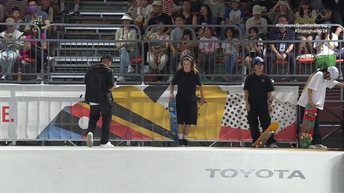 She went FLYING #OlympicQualifiersSeries