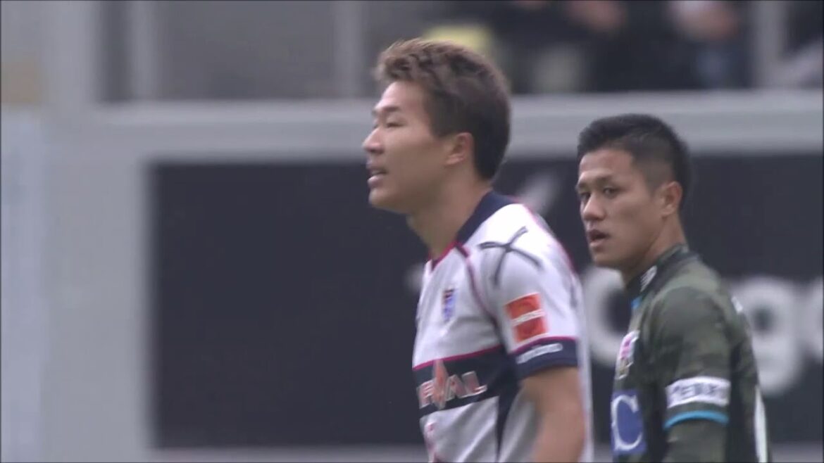 [Official]Pick up play video: Goalkeeper Shuichi Gonda (Tosu) makes a great save on a shot by Kensuke Nagai (FC Tokyo) who goes around the outside of the opposing player!