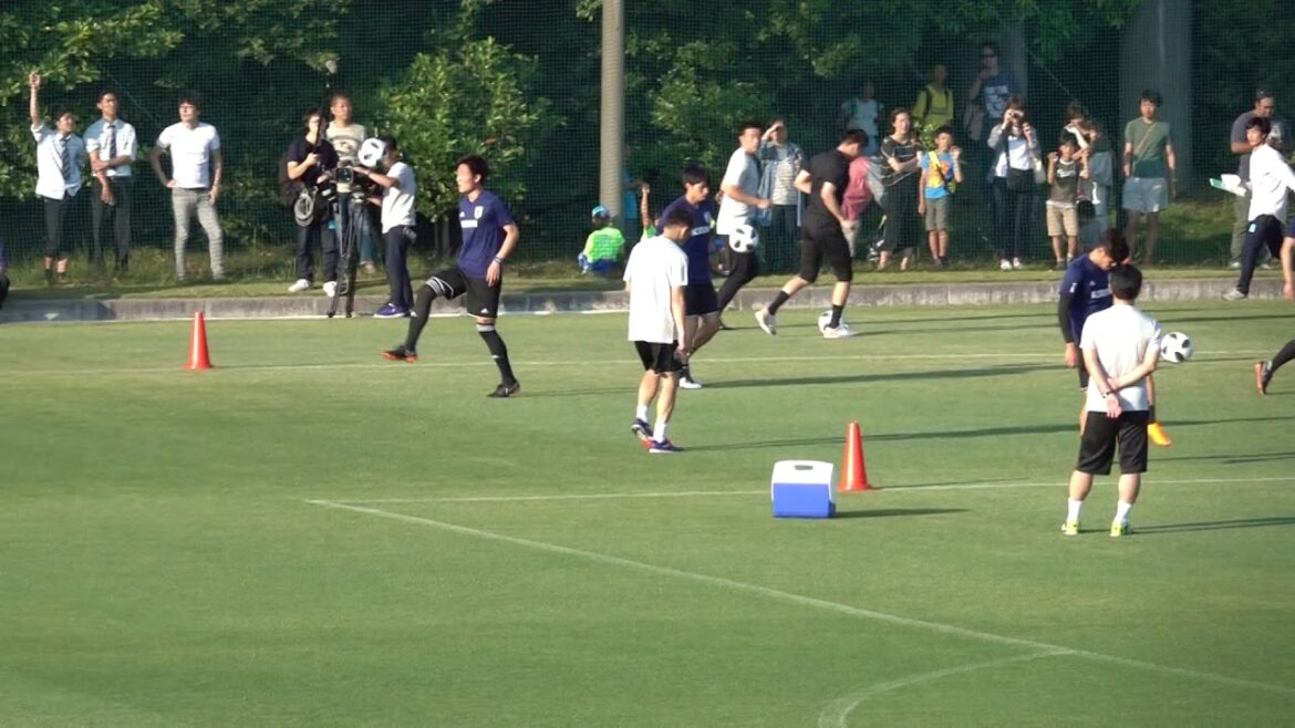 [#Nishino J]Super ball juggling by national team players! #Ryota Oshima #Gaku Shibasaki #Gen Shoji #daihyo #Japan national team