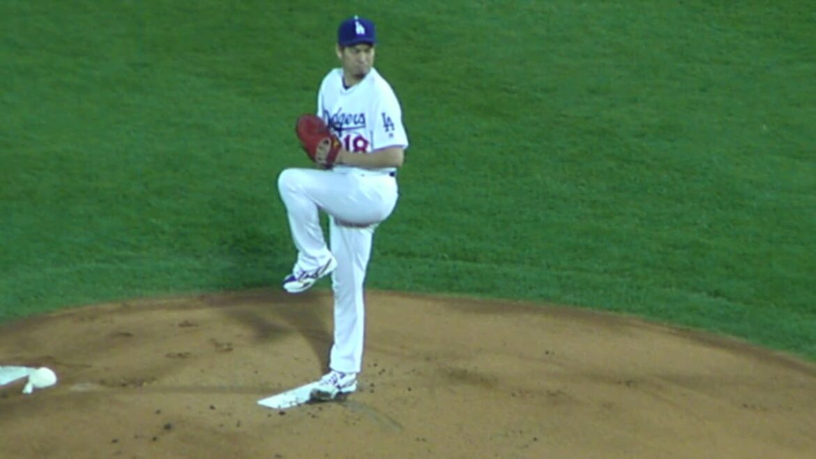 [2018 Japan-US Baseball]Dodgers Kenta Maeda's pitching form_2018111301