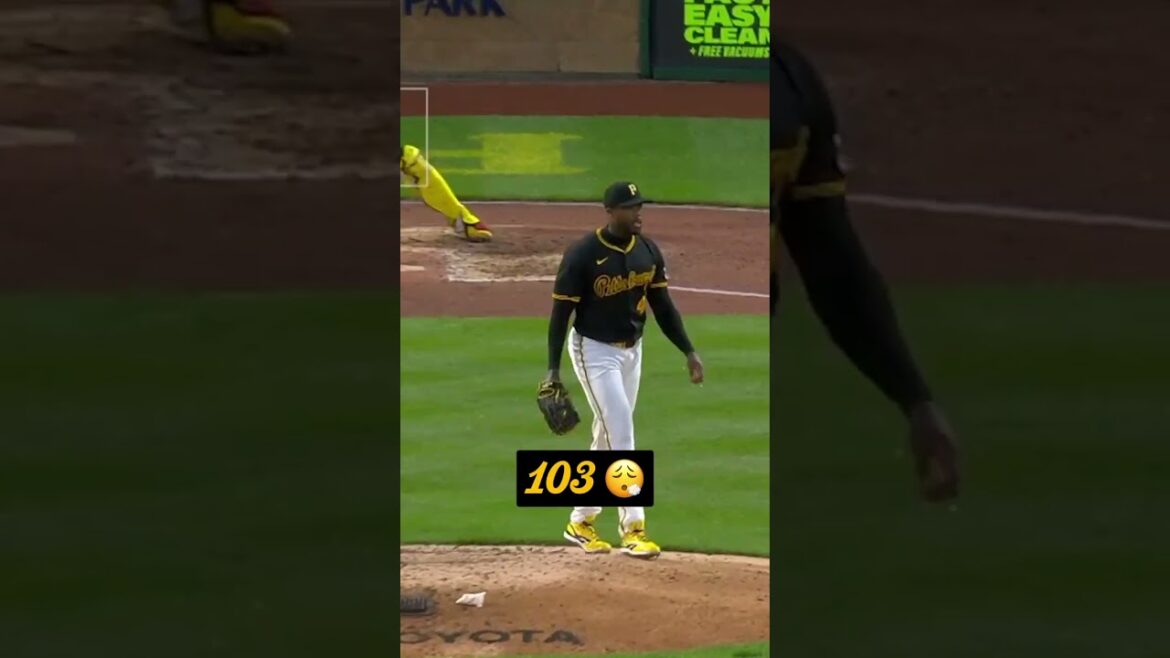 Aroldis Chapman gets Shohei Ohtani with a 103 MPH sinker 😳