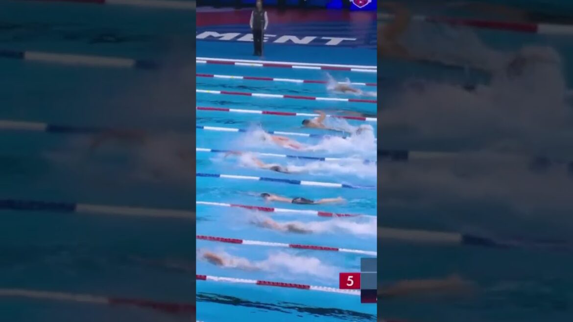 NECK AND NECK to the Wall 🏊🏼♂️🤯 NECK AND NECK to the Wall 🏊🏼♂️🤯