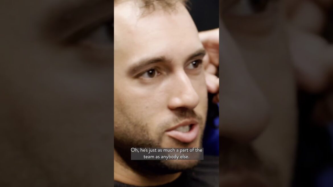 A fresh cut is a game day essential. 💇‍♂️