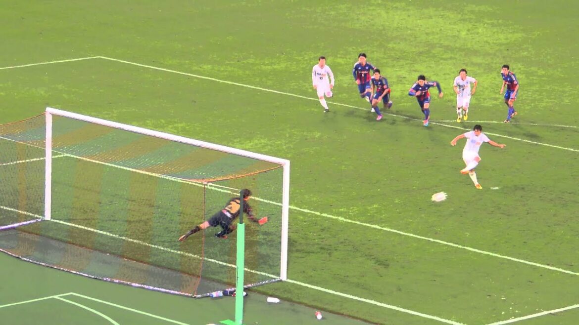 2014.10.22 FC Tokyo vs Hiroshima GK Gonda's amazing penalty save