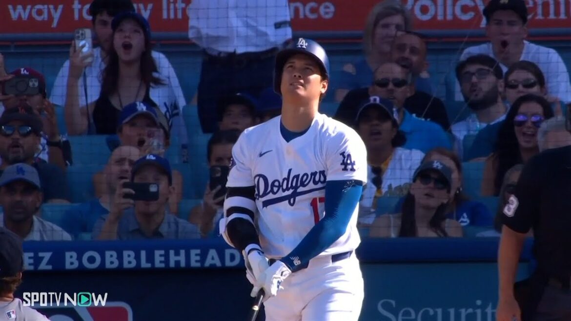 [Dodgers' Shohei Ohtani becomes the first Japanese player to hit 30 home runs in four consecutive years!]His first home run of the second half of the season was a massive 144m shot that went out of the park, the second longest distance ever at Dodger Stadium!