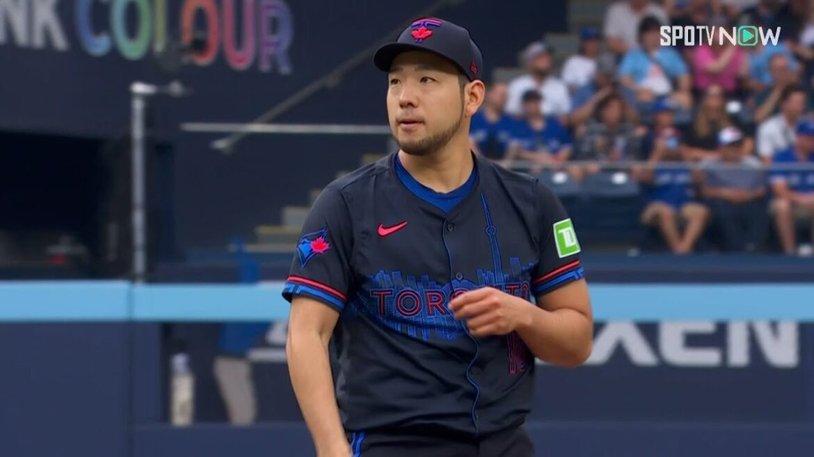 [Blue Jays' Yusei Kikuchi retired all three batters in the first inning!]He struck out two batters in a row, getting off to a good start towards his fifth win!