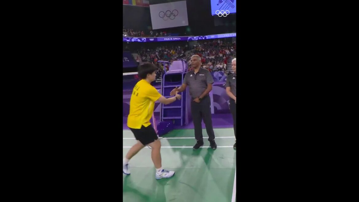 It’s magic when the world comes together at the Olympic Games. 🇪🇸🇨🇳  #CocaColaParis2024 @Coca-Cola