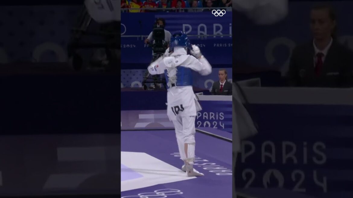 Hit her with the scorpion headkick! 🦂