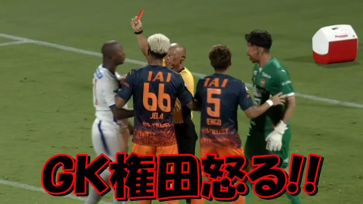 Ventforet Kofu midfielder Adailton sent off in J2 match against Shimizu S-Pulse
