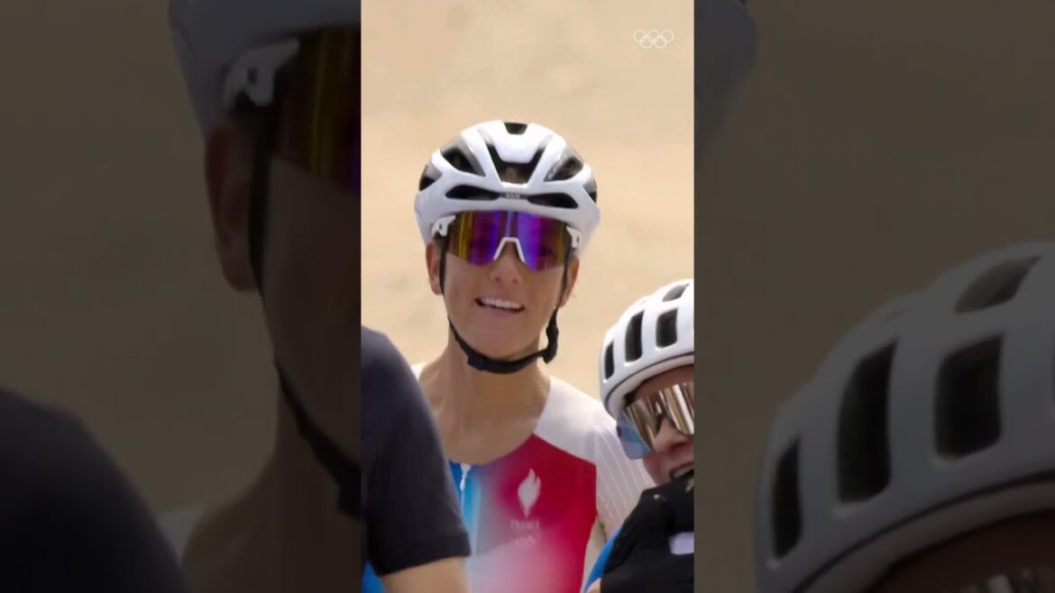 This is what it's all about. This is what the Olympic spirit looks like. 🫂#Olympics #Paris2024