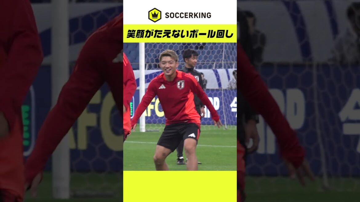 Ritsu Doan is also all smiles! Spinning the ball with a smile on your face Ritsu Doan is also all smiles! Spinning the ball with a smile on your face