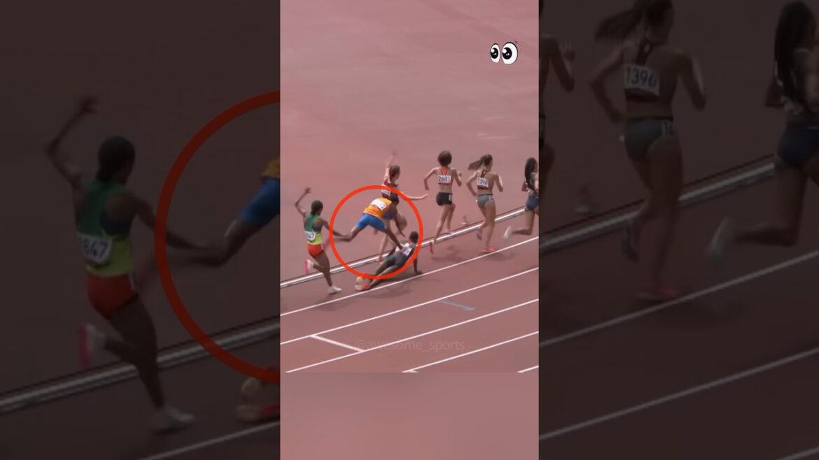 Accident on the last lap 🏃 #Olympic #sifanhassan #running #marathon #shorts