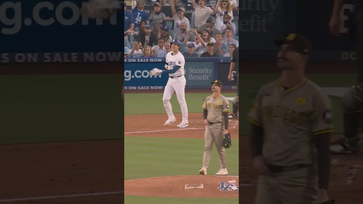Ohtani's Game-Tying Home Run 🤯 #Ohtani #shoheiotani #MLB #Dodgers #Japan #homerun #losangelesdodgers