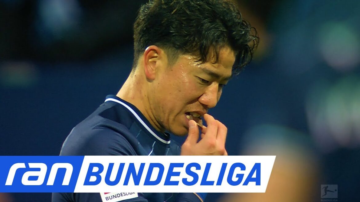 Brilliant trick! Asano snacks on chocolate and scores Brilliant trick! Asano snacks on chocolate and scores