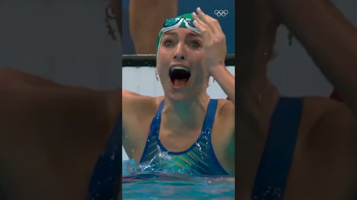 When Tatjana Schoenmaker broke the 200m breaststroke world record at her first Olympic Games! 😍🇿🇦