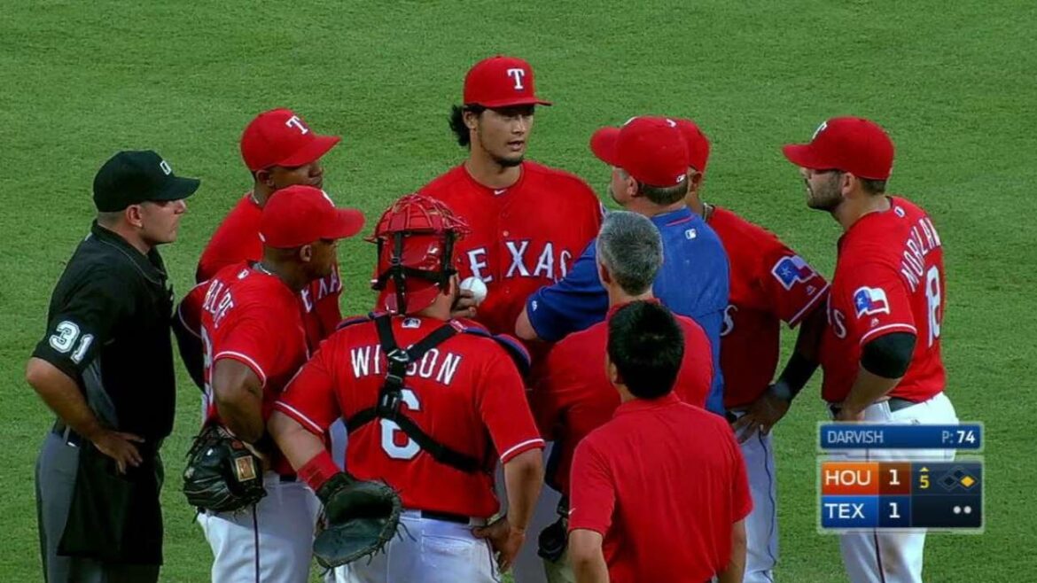 HOU@TEX: Darvish gets checked on in the 5th