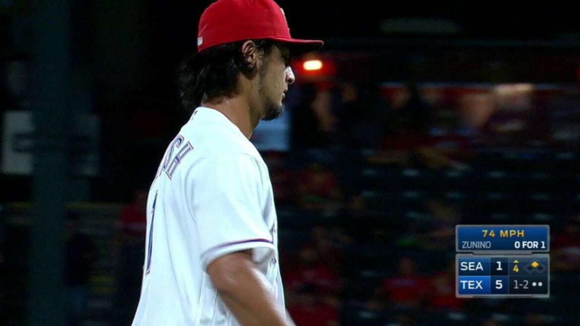 SEA@TEX: Darvish freezes Zunino with breaking ball
