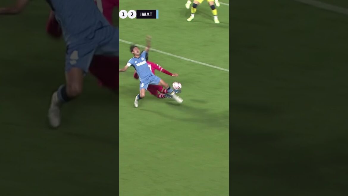 EIJI KAWASHIMA refuses to save the winning penalty for Jubilo Iwata, still having a chance to escape relegation in The last 4 games of the season EIJI KAWASHIMA refuses to save the winning penalty for Jubilo Iwata, still having a chance to escape relegation in The last 4 games of the season