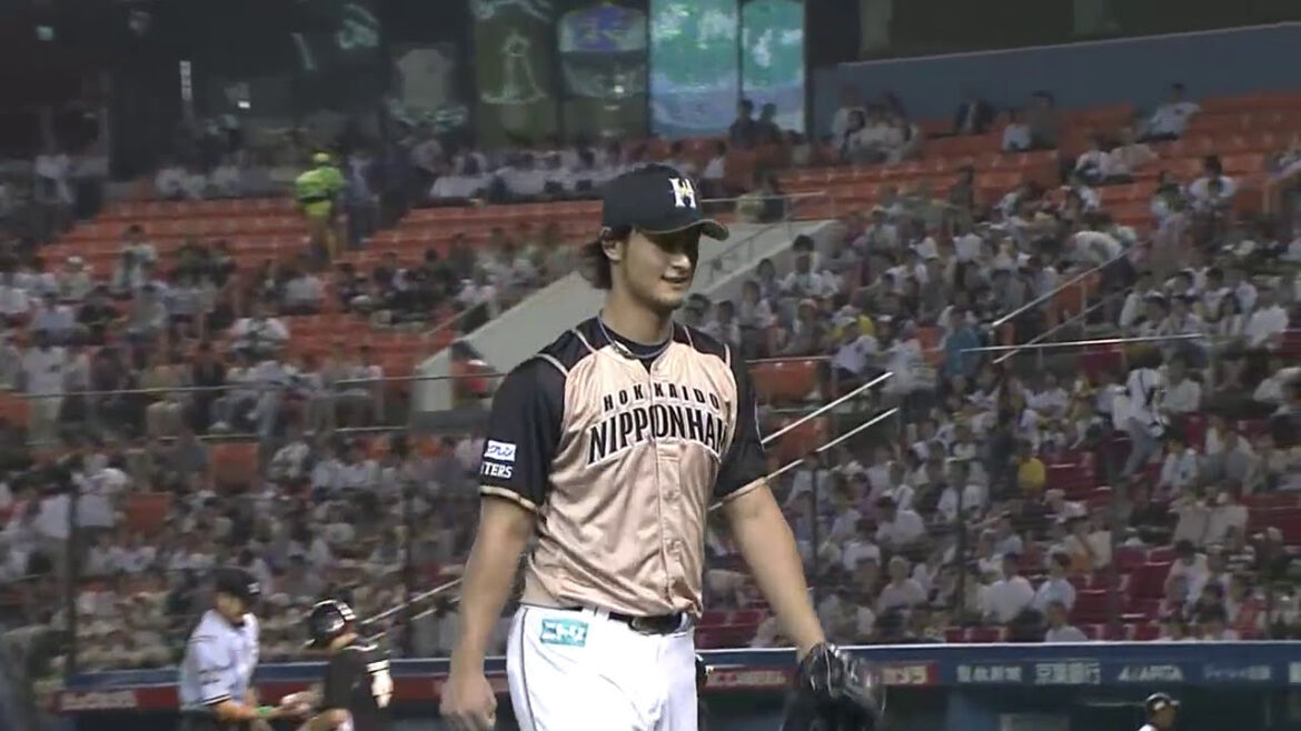 Ace Yu Darvish couldn't catch the ball...