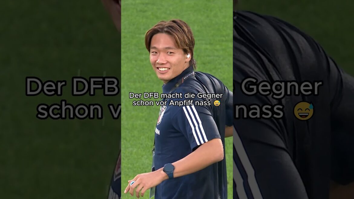 The groundsman in Wolfsburg really reaches for all means ... 😅 #rtlsport #dfb #dfbelf #itara