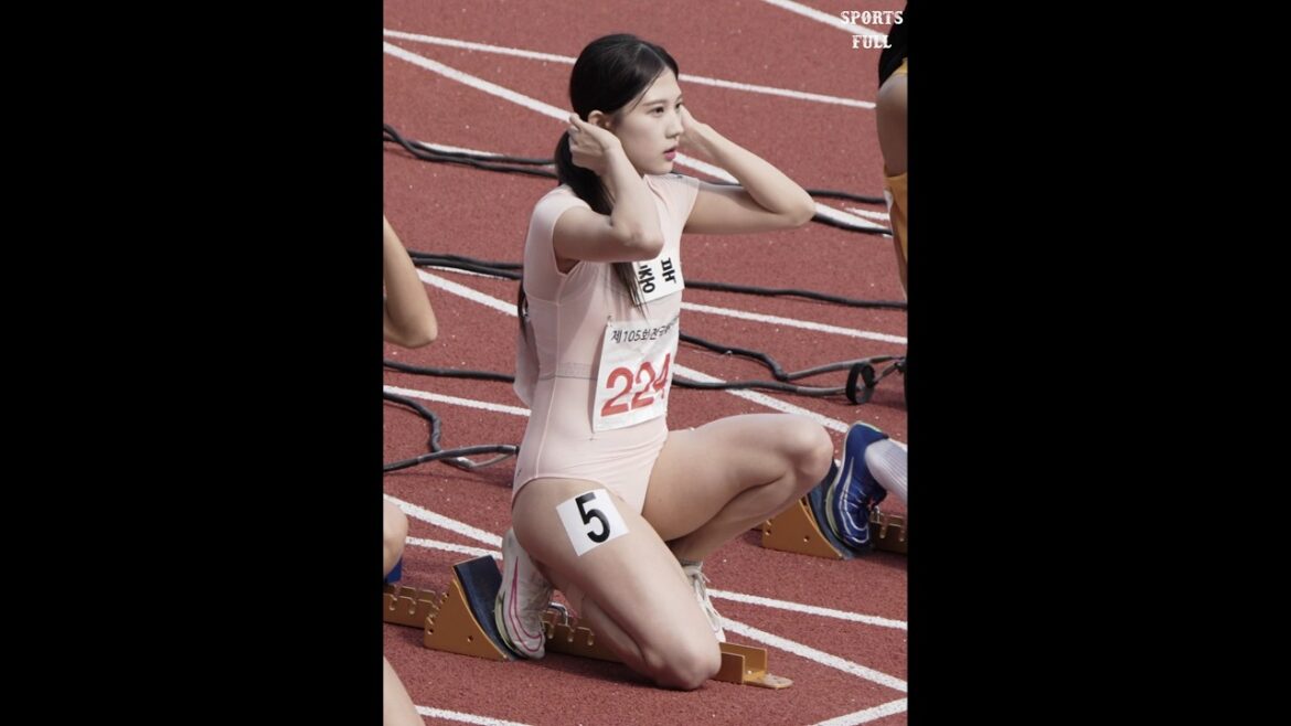 Just before the start of the Women's Strong Physical Babywon Start.